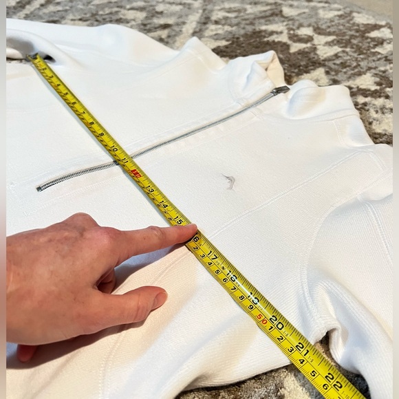 Tommy Bahama half zip 
 ￼ - Picture 5 of 6